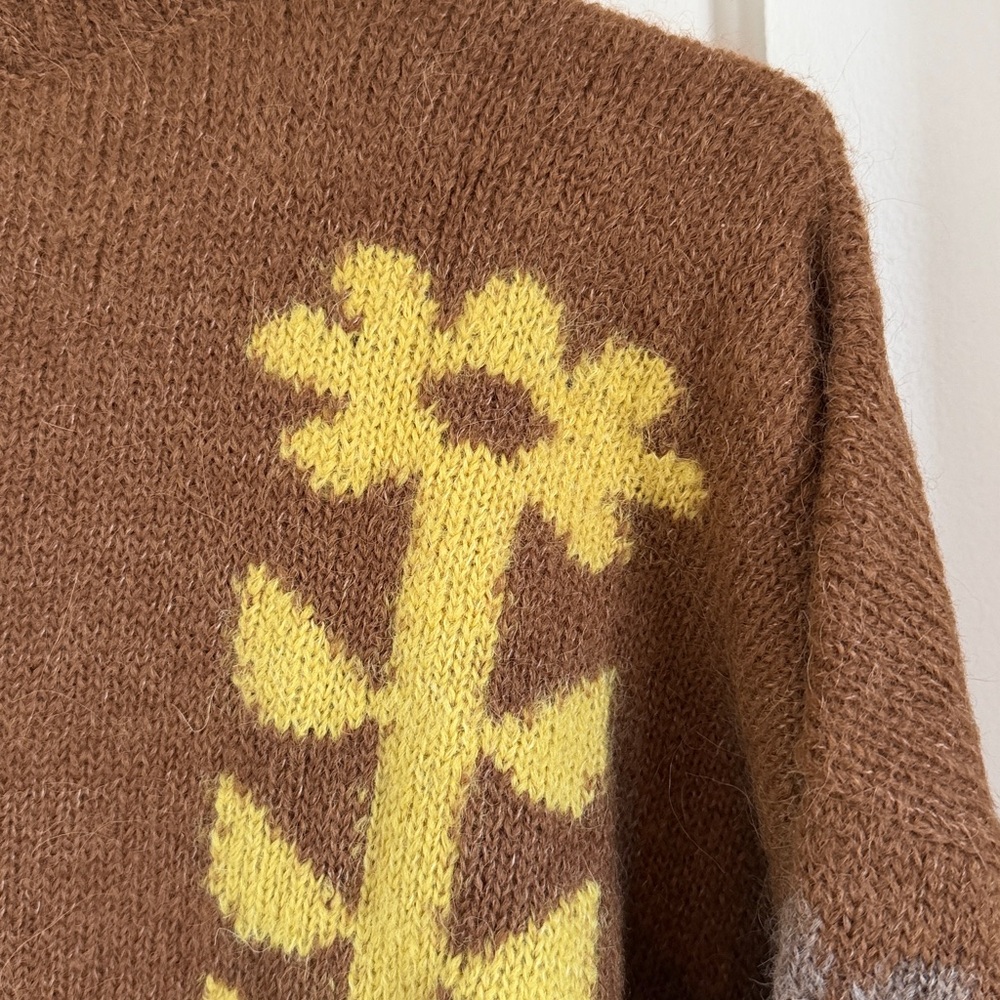 Degen Flower Power Sweater, S/M -NEW - Picture 7 of 8